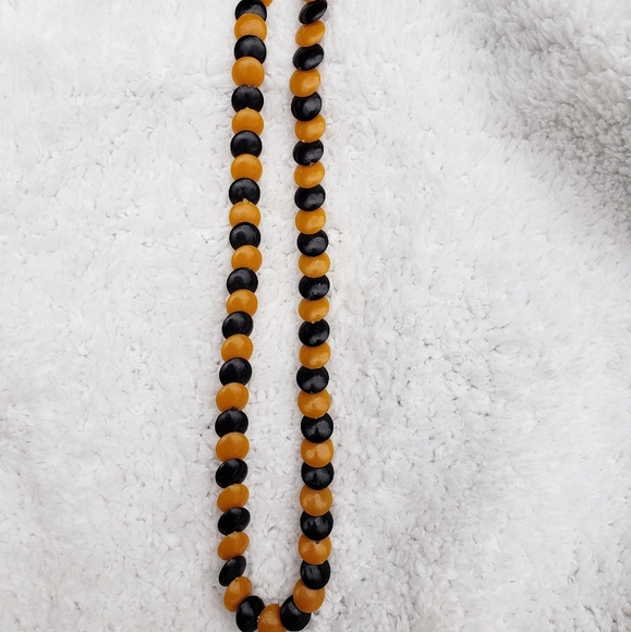 Vintage 50's Orange and Black Lucite Disc Necklace - Picture 7 of 9